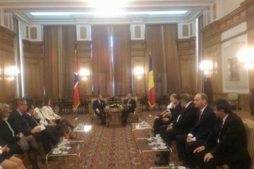 Senatorul PSD de Suceava Ovidiu Donțu a avut marți o întrevedere cu o delegație a Regatului Norvegiei, condusă de președintele Parlamentului Norvegiei, Olemic Thommessen