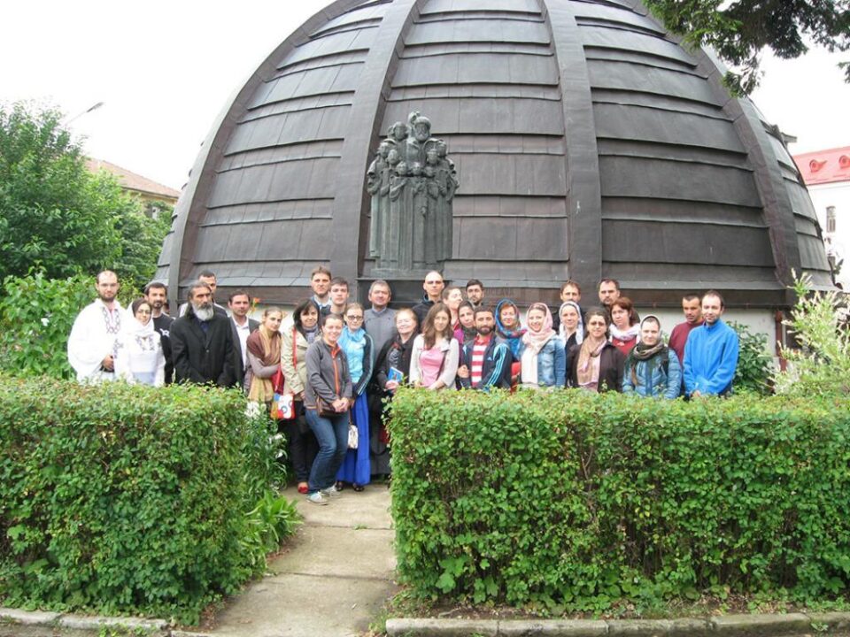 Pelerinii porniți pe urmele celor ce au salvat credința și demnitatea neamului românesc au poposit la Biserica Nașterea Maicii Domnului din Suceava