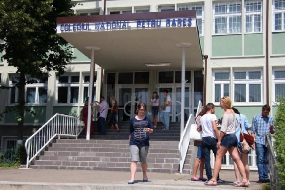 Colegiul „Petru Rareș”, în topul școlilor cu cele mai mari note la evaluarea națională Colegiul „Petru Rareș”, în topul școlilor cu cele mai mari note la evaluarea națională