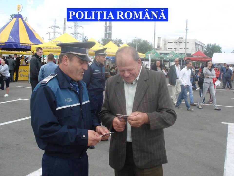 Polițiștii au distribuit materiale informative cu recomandări preventive