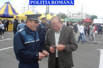 Polițiștii au distribuit materiale informative cu recomandări preventive