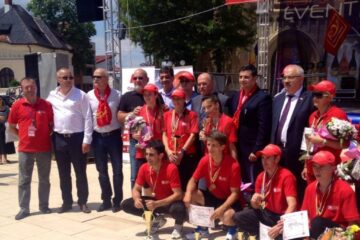 Suceveanul Victor Romașcan (al doilea din stânga, rândul de jos) a ocupat poziția a III-a în cadrul concursului, calificându-se la Balcaniada factorilor poștali