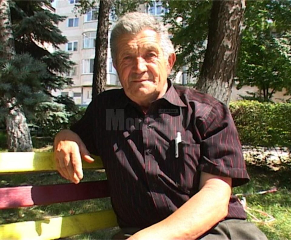 Alexandru Crăiuț, președintele Asociației Crescătorilor de Taurine „Runc” Moldovița, a declarat că crescătorii de bovine din organizația sa primesc între 80 și 90 de bani per litrul de lapte Alexandru Crăiuț, președintele Asociației Crescătorilor de Taurine „Runc” Moldovița, a declarat că crescătorii de bovine din organizația sa primesc între 80 și 90 de bani per litrul de lapte