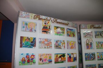 Vernisajul expoziției de artă plastică ,,Prilej de Bucurie”, la Grădinița ,,Gulliver”