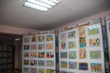 Vernisajul expoziției de artă plastică ,,Prilej de Bucurie”, la Grădinița ,,Gulliver”