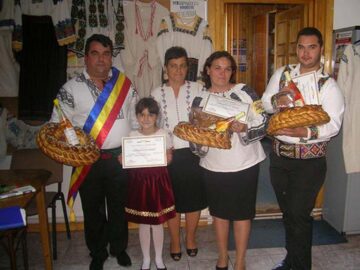 Identitatea poporului român, tradițiile și cămașa populară, marcate într-un mod festiv la Todirești