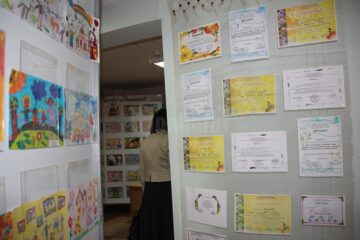 Vernisajul expoziției de artă plastică ,,Prilej de Bucurie”, la Grădinița ,,Gulliver”