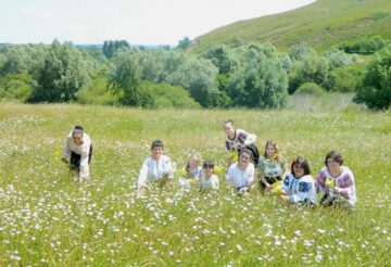 Identitatea poporului român, tradițiile și cămașa populară, marcate într-un mod festiv la Todirești