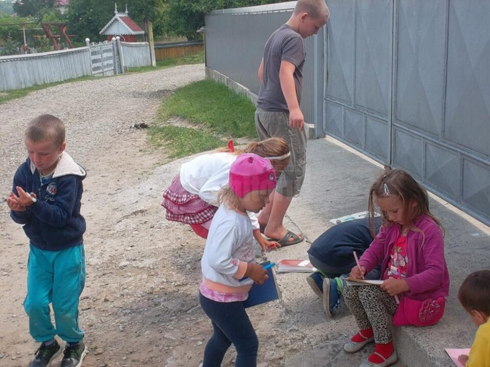 Copii implicați în activități educative la locuința lui Ilie Dumitru Vorobchievici