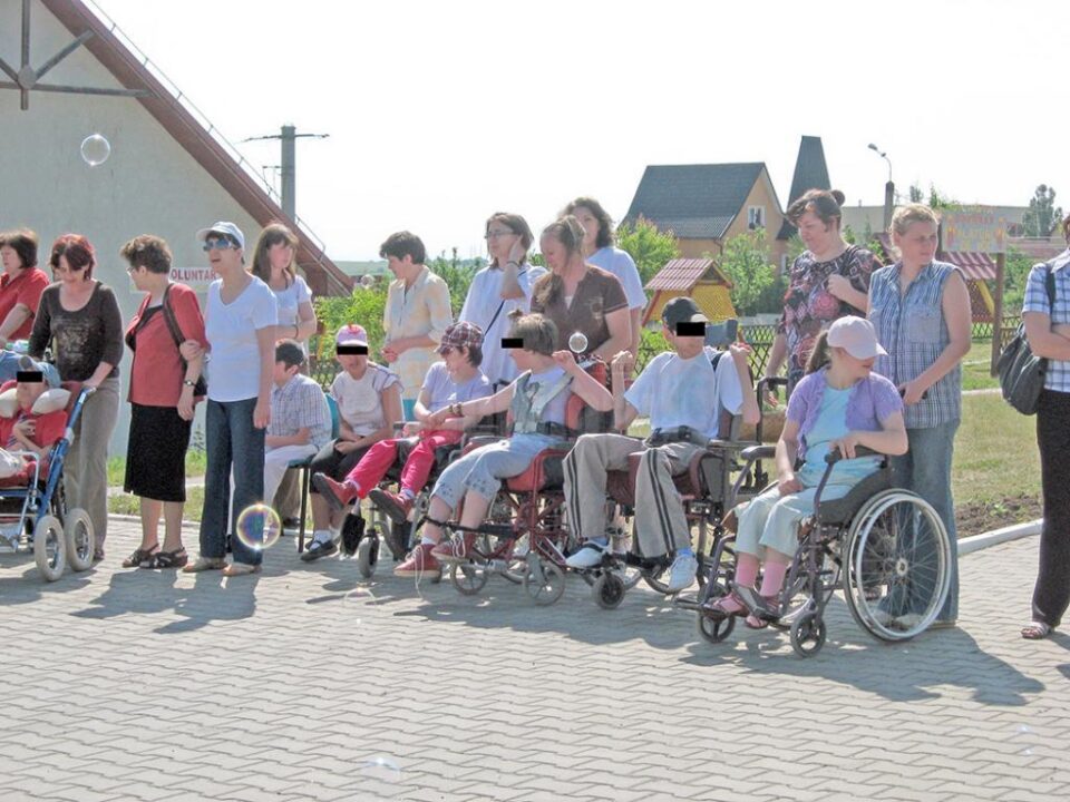 Părinții a peste 2.000 de copii cu grade de handicap din județ, scutiți de impozite Părinții a peste 2.000 de copii cu grade de handicap din județ, scutiți de impozite