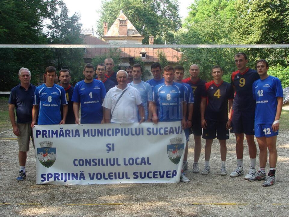Echipa de volei masculin a Clubului Sportiv Municipal Suceava, în Ucraina