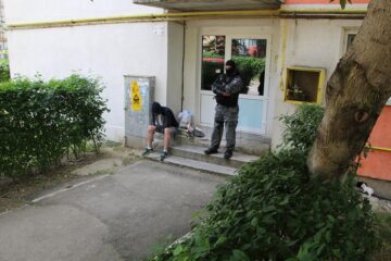 75 de persoane au fost aduse ieri la audieri, în urma a 23 de percheziții domiciliare pe raza municipiilor Botoșani, Suceava și Iași