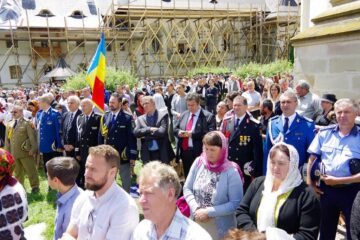 Oficialități și șefi de instituții