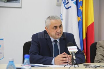 Rectorul Valentin Popa