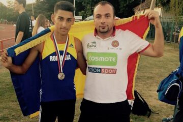 Rădăuțeanul Andrei Dorin Rusu, alături de antrenorul său, Bogdan Roșcăneanu