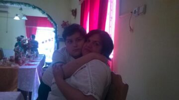 Peste 50 de copii care au părinți plecați în străinătate și aproape o sută de copii cu dizabilități, consiliați gratuit la domiciliu