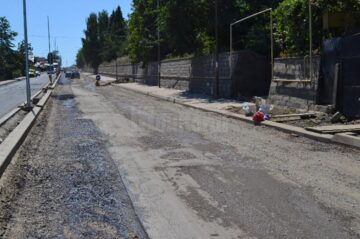 Zdruncinat serios la venirea spre Suceava, președintele României a cerut la întoarcerea spre Iași ocolirea gropilor din Fălticeni