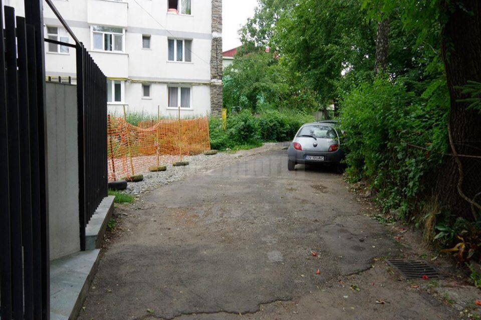 Aleea dintre blocuri va fi transformată în stradă