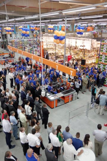 Dedeman a înlocuit magazinul din Suceava, primul din rețeaua de 41 de reprezentanțe, cu unul de două ori mai mare