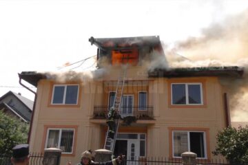 Vila la care a izbucnit incendiul