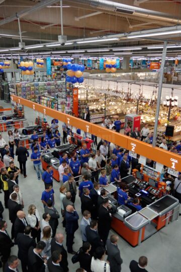 Dedeman a înlocuit magazinul din Suceava, primul din rețeaua de 41 de reprezentanțe, cu unul de două ori mai mare