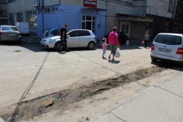 Bătaie de joc marca Pfeiffer pe străzile din centrul Sucevei