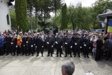 Garda de Onoare a Jandarmeriei a tras trei salve de armă
