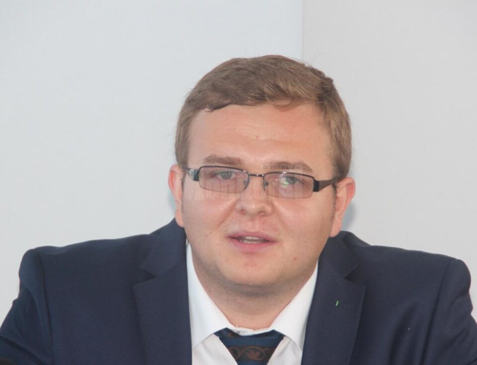Noul director al Direcției de Sănătate Publică Suceava, Andrei Ianovici, și-a preluat ieri mandatul de director executiv al instituției Noul director al Direcției de Sănătate Publică Suceava, Andrei Ianovici, și-a preluat ieri mandatul de director executiv al instituției