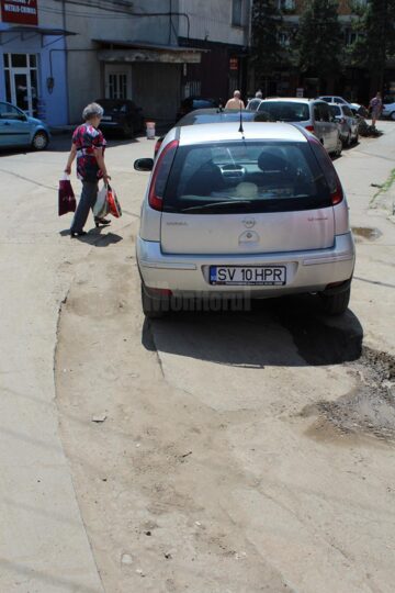 Bătaie de joc marca Pfeiffer pe străzile din centrul Sucevei