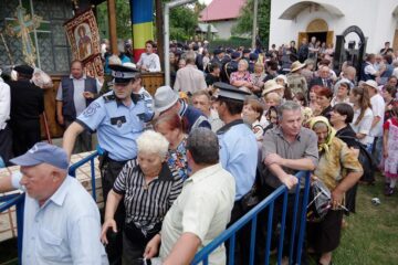 Oamenii politici nu s-au înghesuit să fie alături de Traian Băsescu la înmormântarea socrului