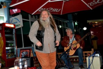 ”SirBlues” Vali Răcilă va avea lunar un recital la Suceava