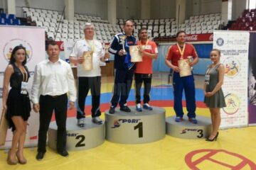 Profesorii Valerică Gherasim și Andrei Bolohan, pe prima treaptă a podiumului în urma rezultatelor obținute de sportivii suceveni