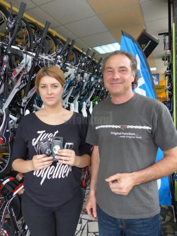 Un bărbat de 70 de ani a câștigat bicicleta oferită ca premiu la concursul organizat de Monitorul de Suceava