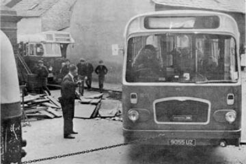 „Rătăcind printre autobuze”