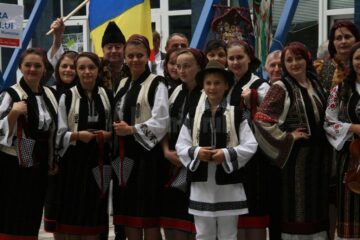 Dansul, muzica și meșteșugurile populare românești, promovate la Cernăuți