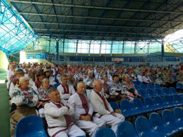 Dansul, muzica și meșteșugurile populare românești, promovate la Cernăuți