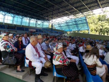 Dansul, muzica și meșteșugurile populare românești, promovate la Cernăuți