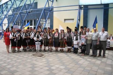 Dansul, muzica și meșteșugurile populare românești, promovate la Cernăuți