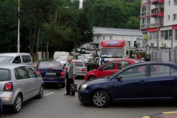 Berea a curs, la propriu, pe o stradă din Suceava