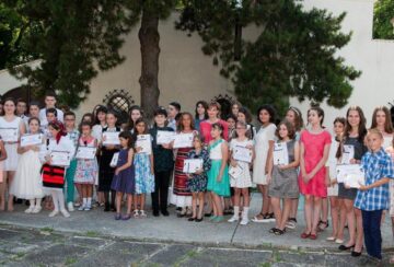 Un elev de la Palatul Copiilor Suceava, premiat de Principesa Moștenitoare Margareta