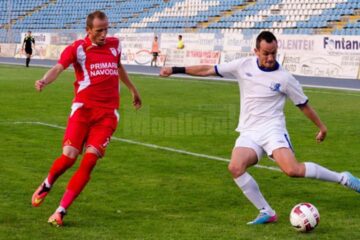 Marco Enciu (în alb) ar putea ajunge pe Areni