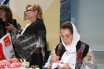 Dansul, muzica și meșteșugurile populare românești, promovate la Cernăuți