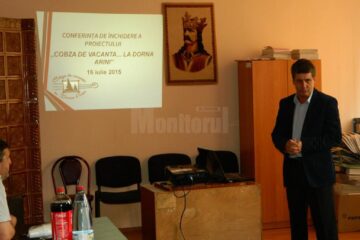 Primarul Ioan Moraru, cu ocazia închiderii proiectului "Cobza de vacanță"