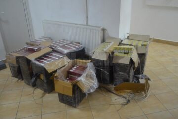Polițiștii de frontieră au descoperit 15 colete care conțineau țigări de proveniență ucraineană