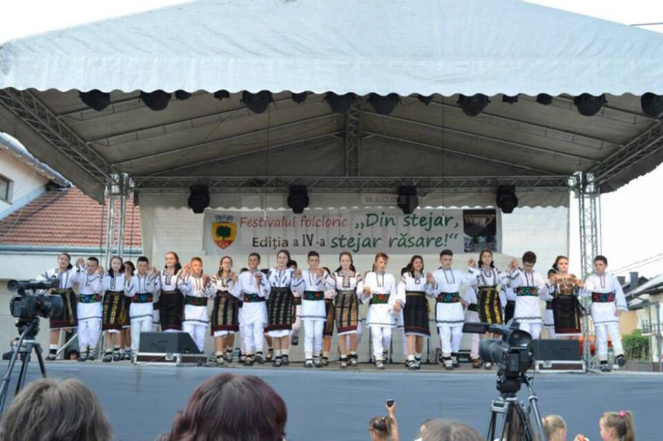 A IV-a ediție a Festivalului Folcloric „Din stejar, stejar răsare”