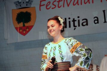 Andreea Chisăliță a participat la Festivalul Folcloric „Din stejar, stejar răsare”, editia a IV-a