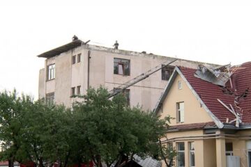 Acoperișul internatului a fost smuls cu totul