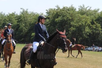Cristina Crăciun, una dintre tinerele talentate care ne reprezintă la concursurile hipice din țară