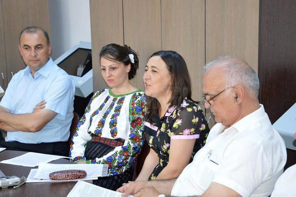 Artiști populari omagiați într-un cadru festiv la Arbore