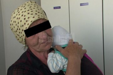 Bunica și-a salvat în ultima clipă nepoțica de la moarte